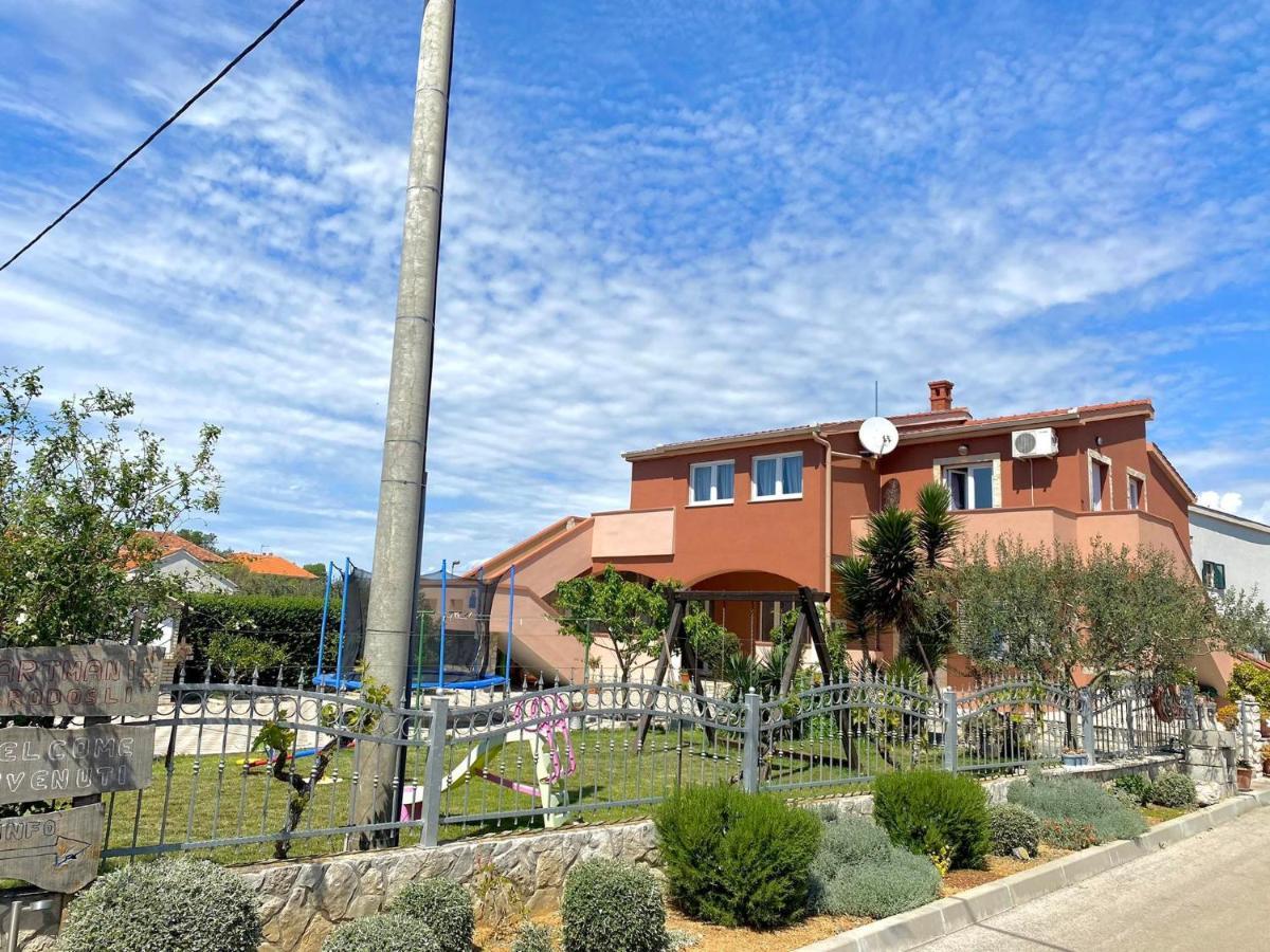 Apartmani Goga Biograd Na Moru Exteriör bild