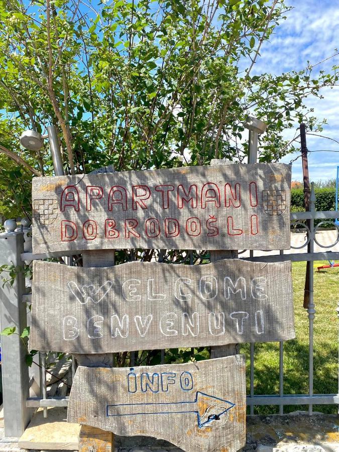 Apartmani Goga Biograd Na Moru Exteriör bild