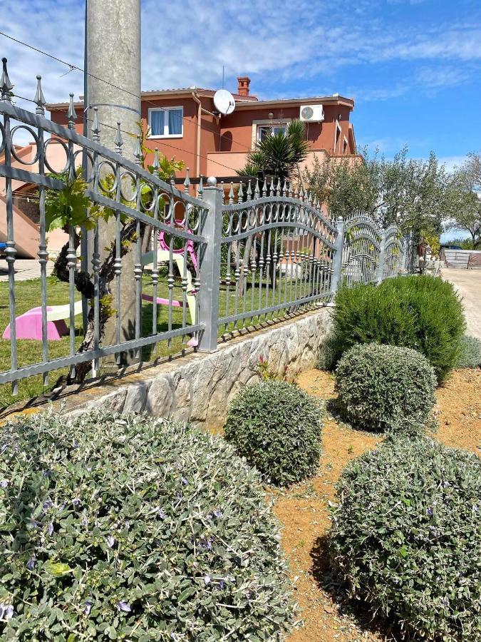 Apartmani Goga Biograd Na Moru Exteriör bild
