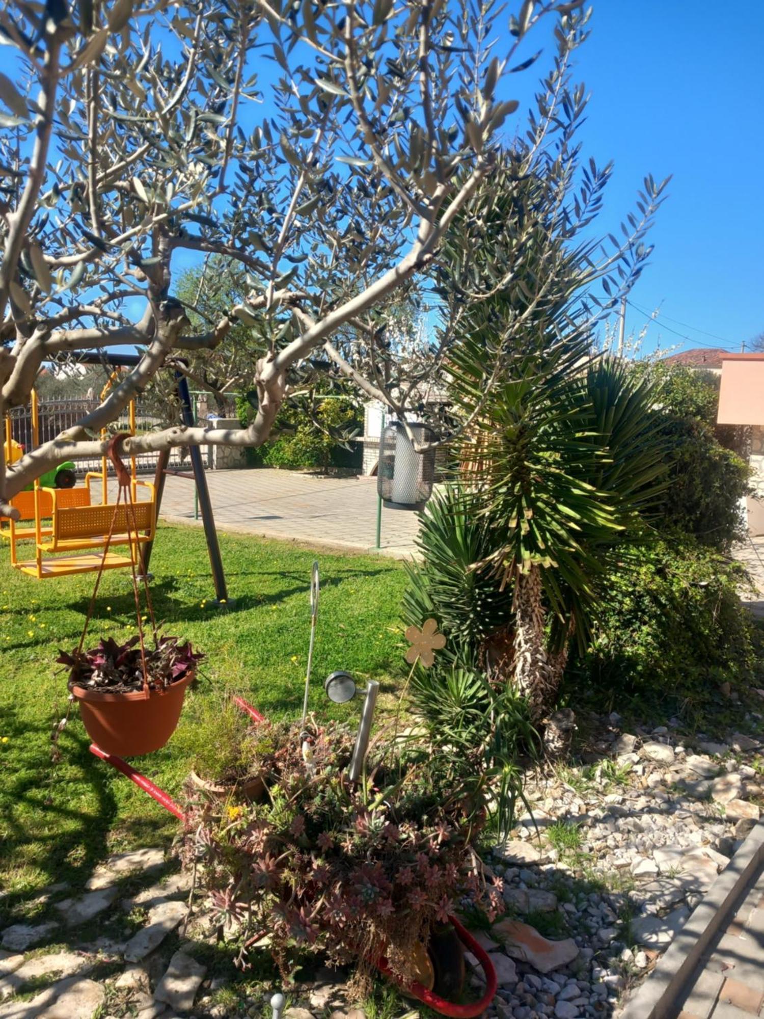 Apartmani Goga Biograd Na Moru Exteriör bild