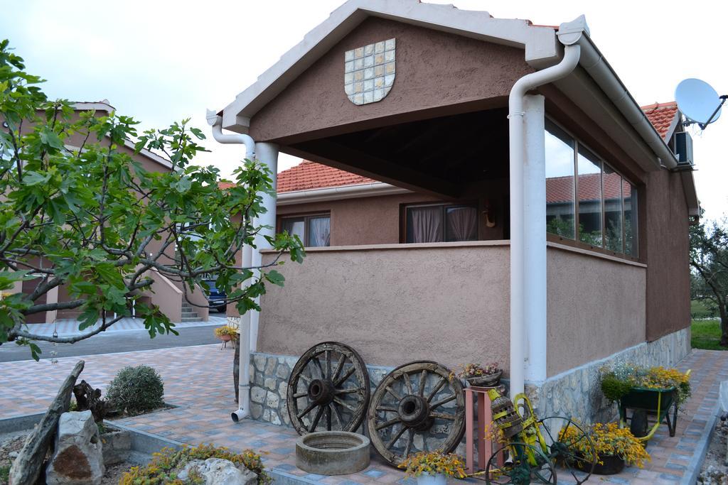 Apartmani Goga Biograd Na Moru Exteriör bild