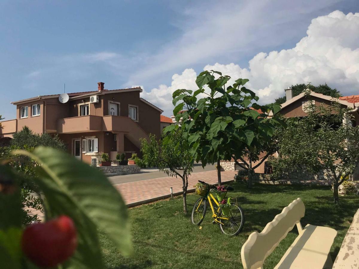 Apartmani Goga Biograd Na Moru Exteriör bild